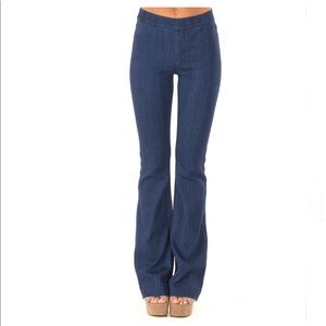 NWT Cello Mid Rise Pull On Flare